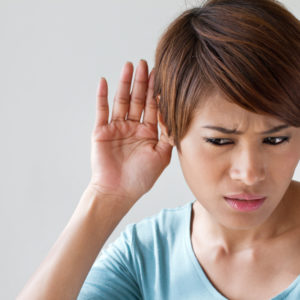 Przyczyny niedosłuchu u dorosłych